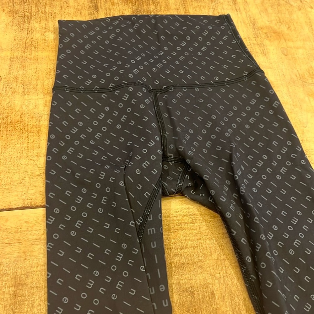 Lululemon Wunder Under Train tights!